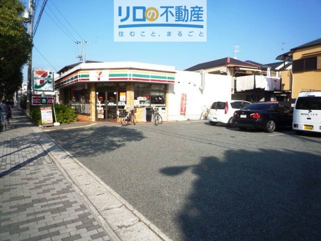 コンビニ　セブンイレブン伊丹千僧6丁目店（コンビニ）まで833m