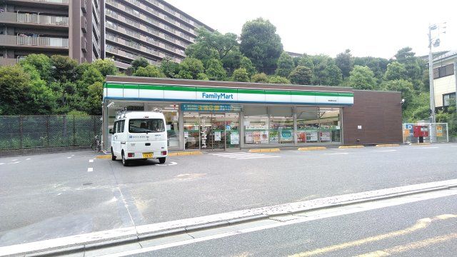 コンビニ　ファミリーマート南大谷店（コンビニ）まで1156m