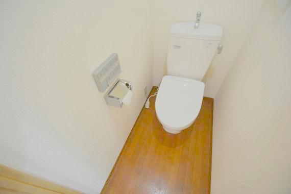 トイレ　綺麗なトイレにはウォシュレット標準装備です。