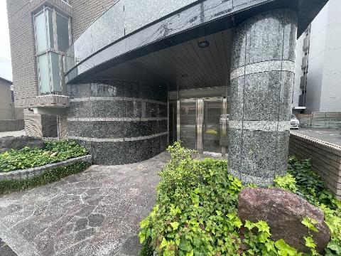 エントランス　外観写真（昼）