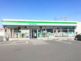 コンビニ　ファミリーマート名神一宮インター店（コンビニ）まで724m