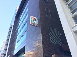 コンビニ　セブンイレブン 港区南青山2丁目店（コンビニ）まで389m