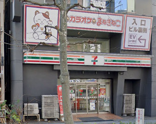 コンビニ　セブンイレブン神田小川町３丁目店（コンビニ）まで270m