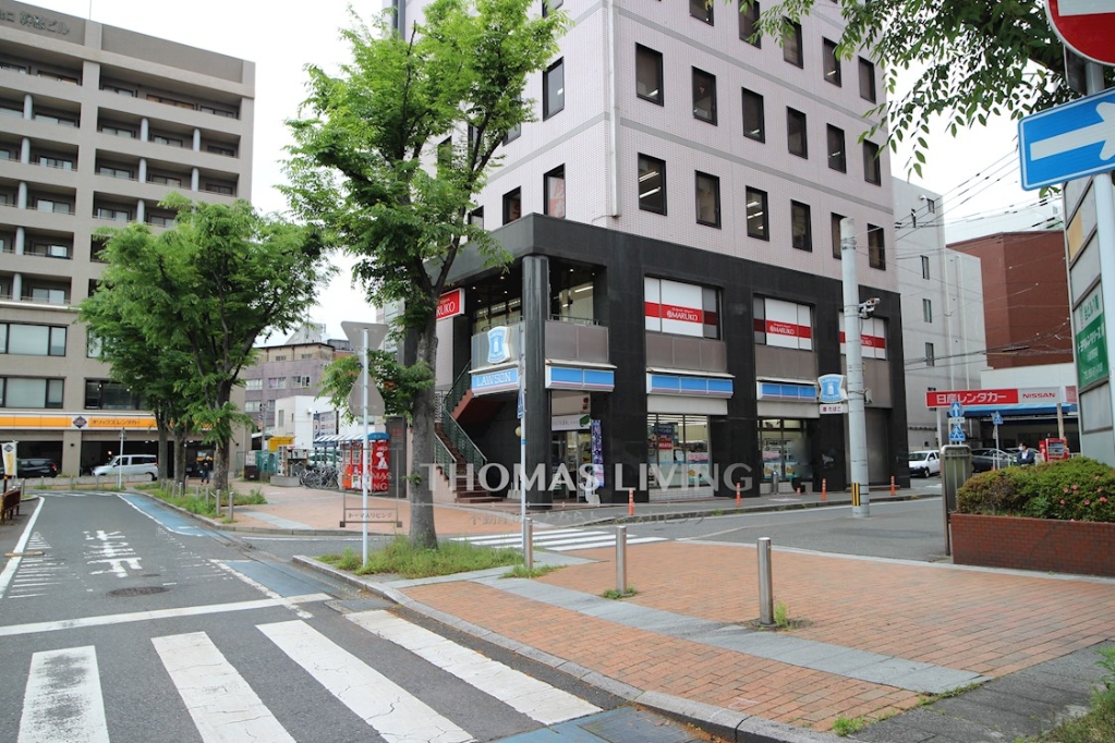 コンビニ　ローソン 小倉駅北口店（コンビニ）まで101m