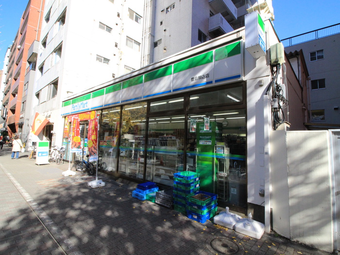 コンビニ　ファミリーマート（コンビニ）まで366m