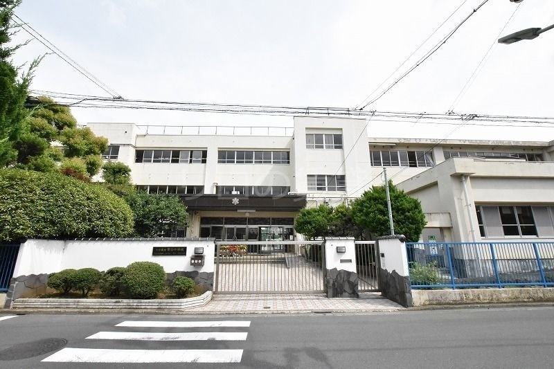 中学校　雪谷中学校（中学校）まで1556m