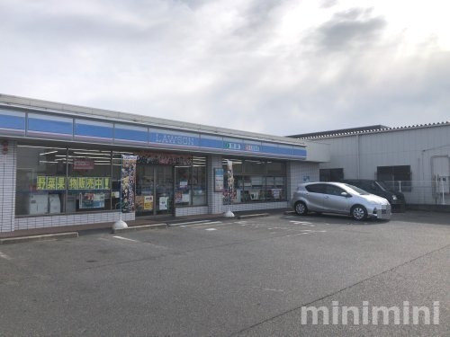 コンビニ　ローソン 佐賀鍋島流通センター前店（コンビニ）まで689m
