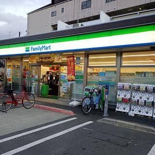 コンビニ　ファミリーマート小路駅東店（コンビニ）まで200m