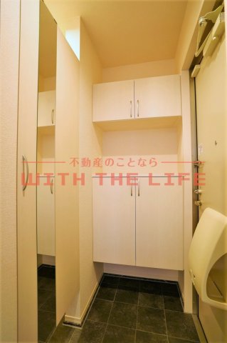 玄関　内装もきれいです