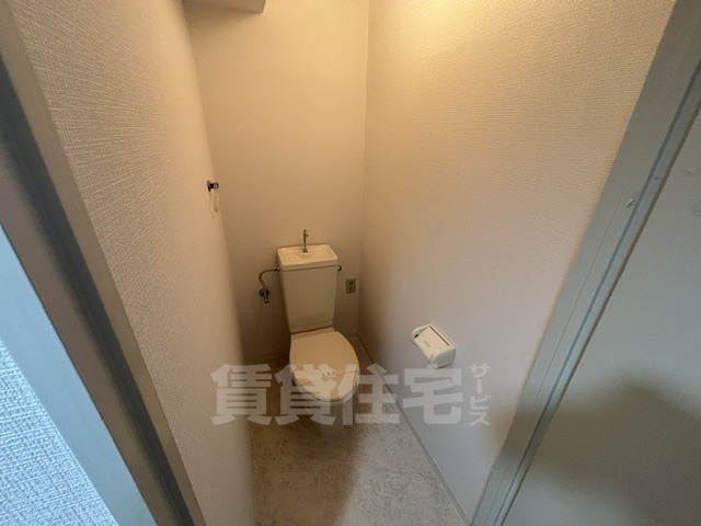 阪急宝塚線 曽根駅 徒歩9分 6階建 築39年のトイレ写真