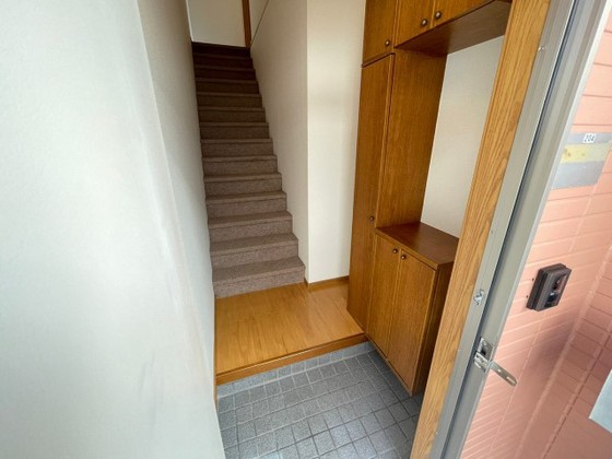 玄関　※別部屋の写真です