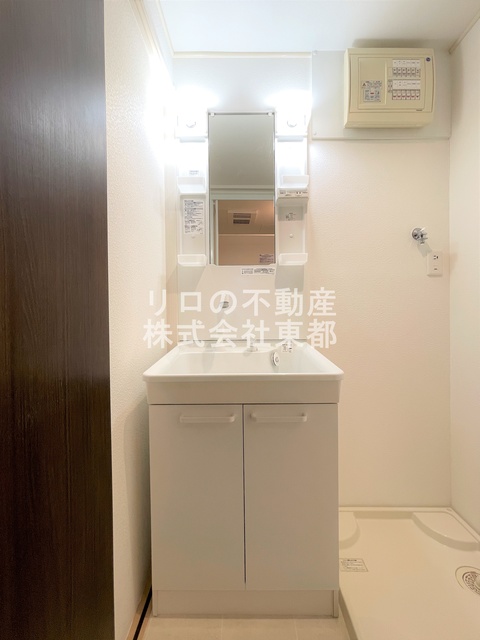洗面設備　洗髪洗面化粧台なのでおでかけ準備もラクラクです☆