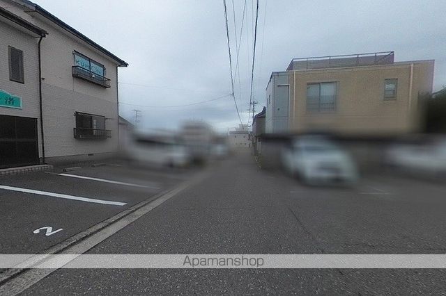 その他　前面道路（その他）まで0m