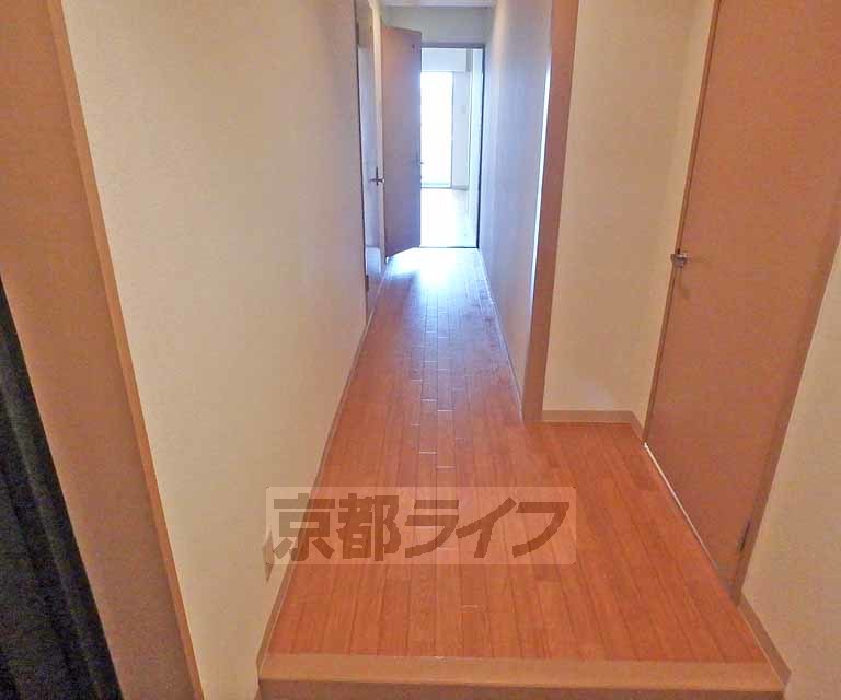 その他部屋・スペース　玄関から廊下にかけて