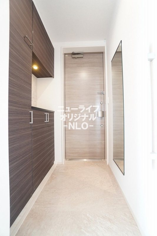 玄関　大型シューズボックスや全身鏡付きの玄関☆