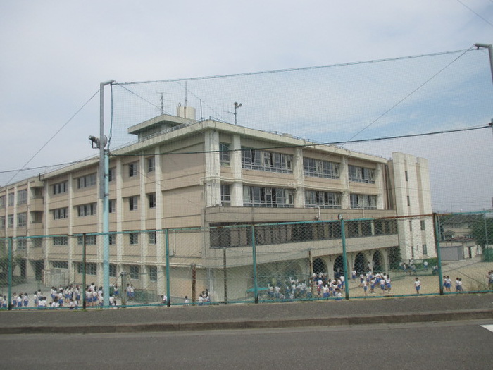 中学校　野川中学校（中学校）まで750m