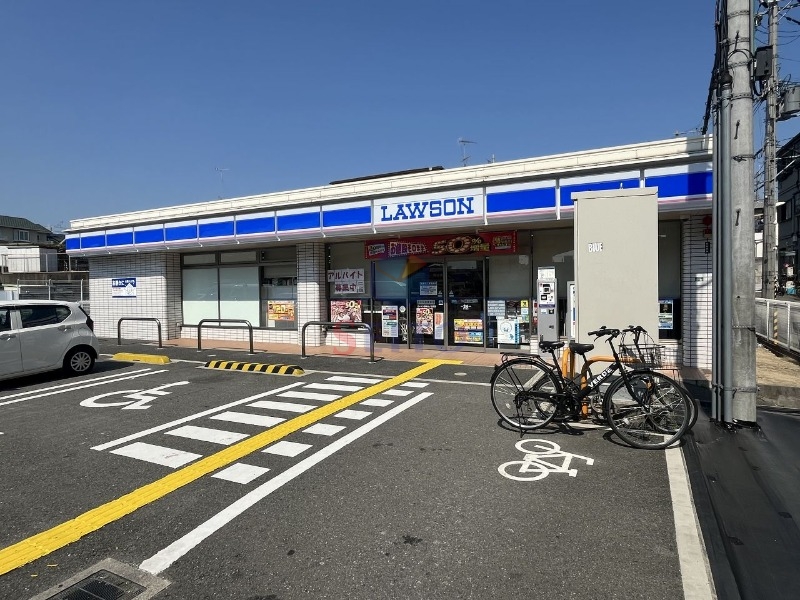 コンビニ　ローソン豊中山ノ上町店（コンビニ）まで415m