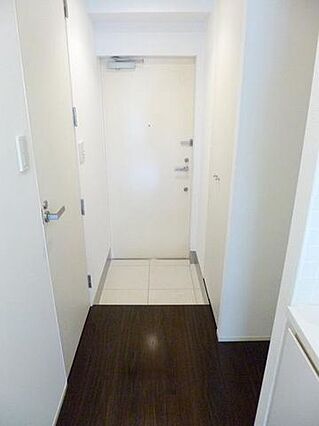 玄関　※他部屋、参考写真※