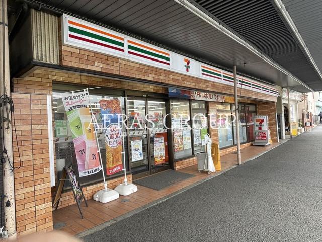 コンビニ　セブンイレブン横浜尻手駅前店（コンビニ）まで124m