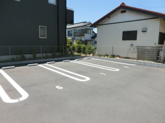 駐車場　敷地内駐車場。