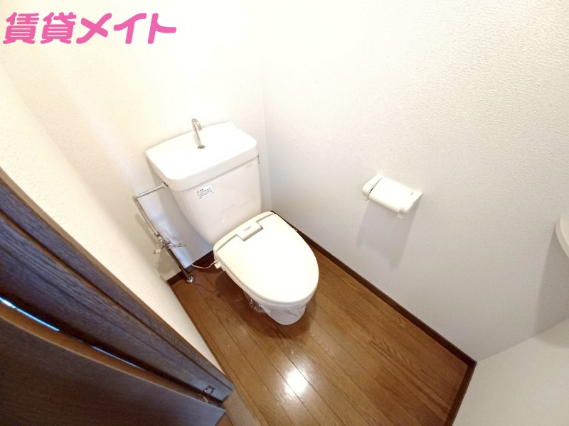 トイレ　別棟同型参考写真