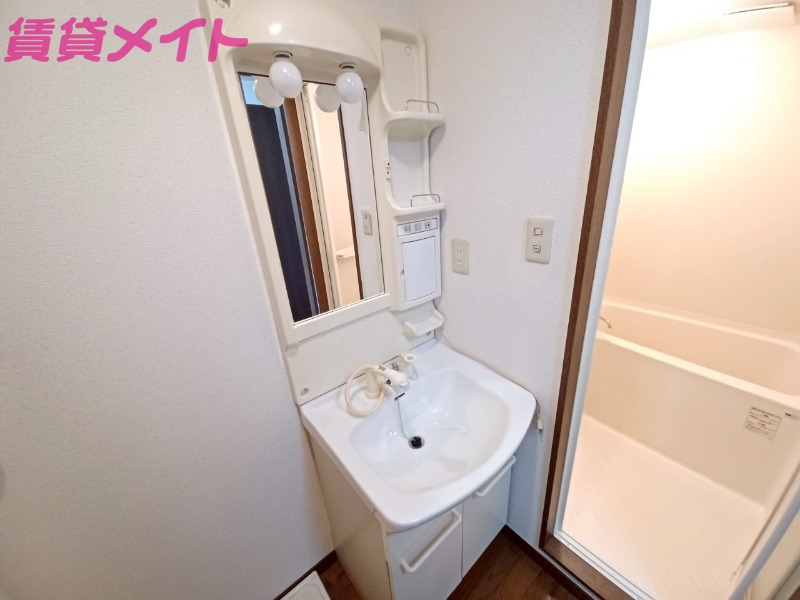 洗面設備　別棟同型参考写真