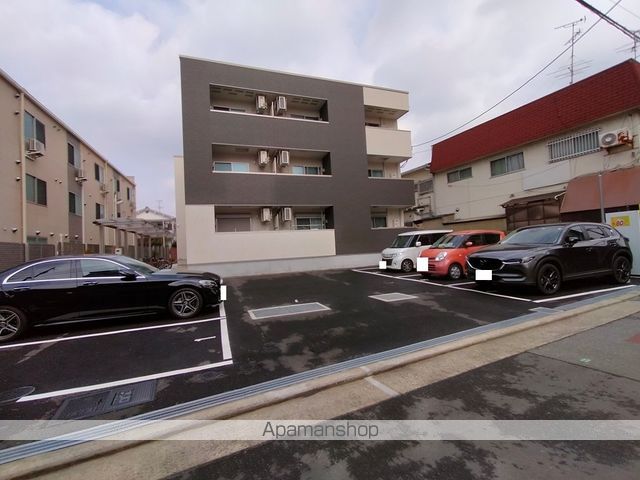 駐車場　駐車場