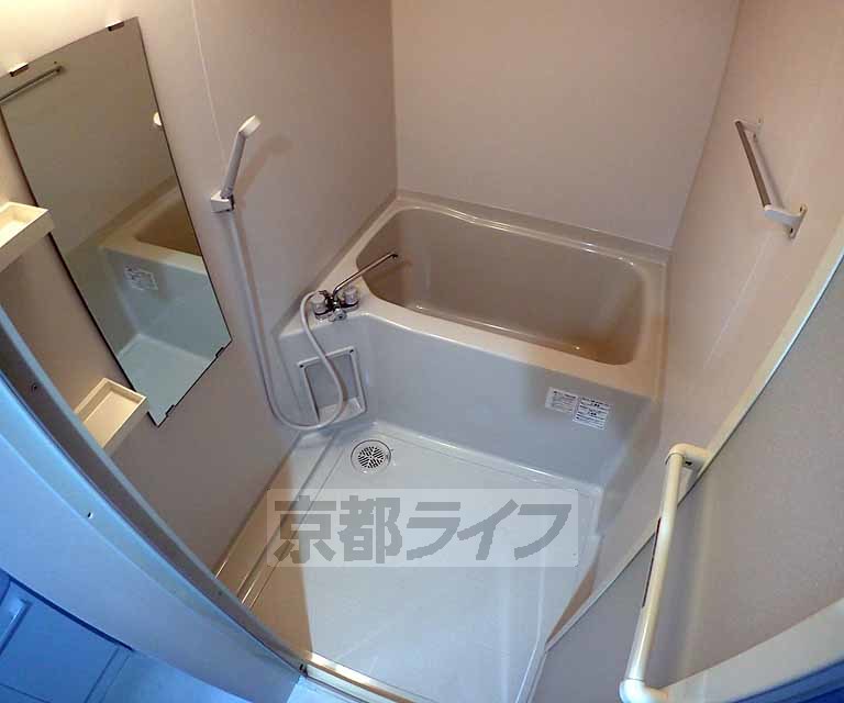 バス・シャワールーム　とても綺麗な浴室です
