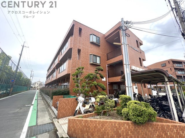建物外観　敷地内に駐輪場があります♪