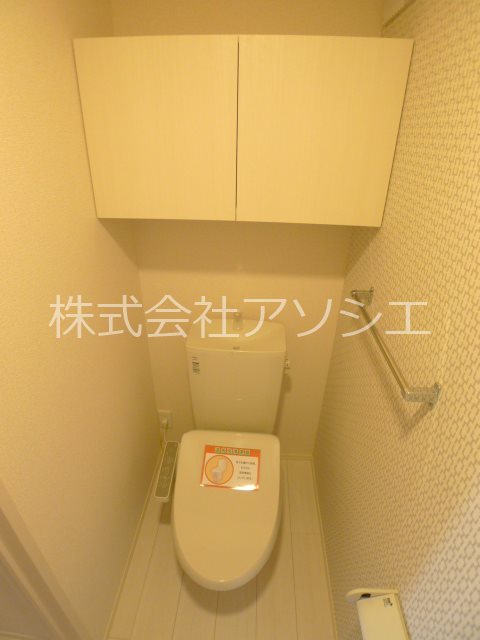 トイレ　温水洗浄暖房便座