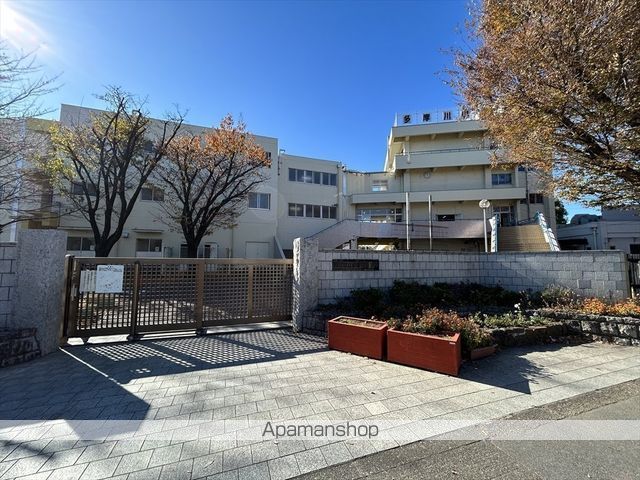 小学校　調布市立多摩川小学校（小学校）まで749m