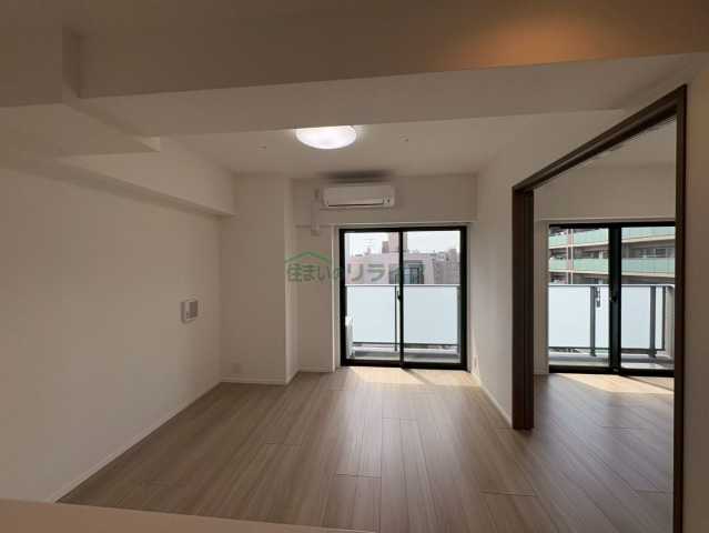 S-RESIDENCE新御徒町chiaroの居間写真