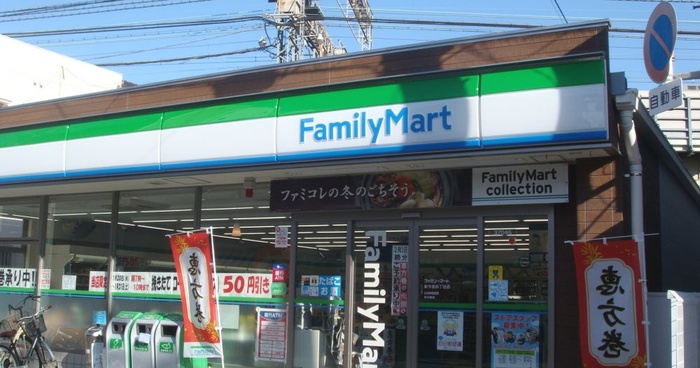 コンビニ　ファミリーマート 新今里三丁目店（コンビニ）まで210m