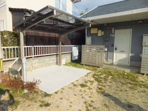 駐車場　屋根付駐輪場