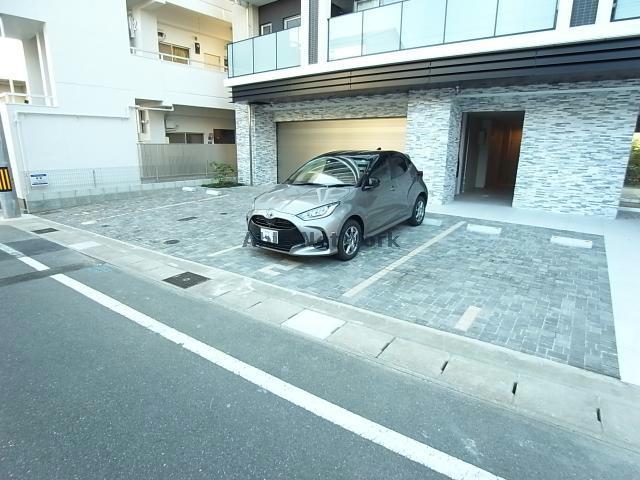 駐車場　駐車場