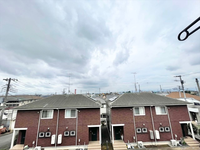 眺望　同一建物内３０２号室内装写真転載
