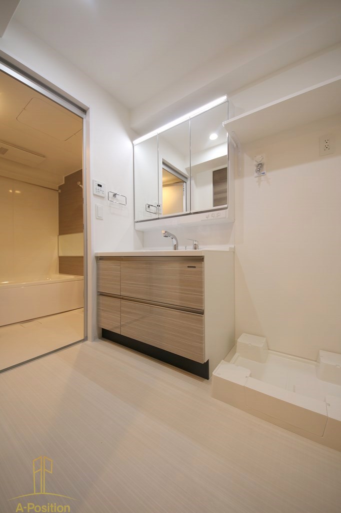 洗面設備　CREST COURT DOSHIN