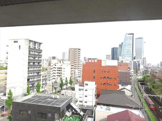 バルコニー　日差しがあたります。