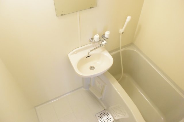 レオパレス上野西の風呂写真