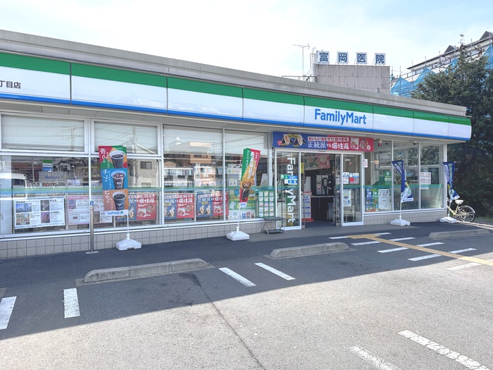 コンビニ　ファミリーマート（コンビニ）まで365m