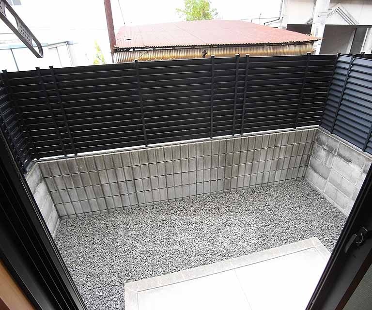 眺望　１階はテラス、２階はバルコニーです。
