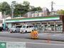 コンビニ　ファミリーマート 大岡五丁目店（コンビニ）まで230m