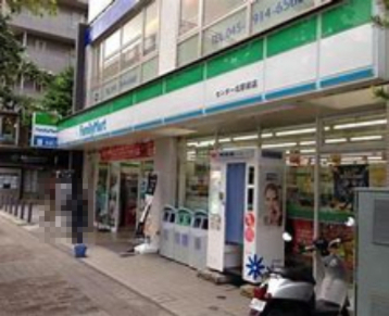 コンビニ　ファミリーマート センター北駅前店（コンビニ）まで135m
