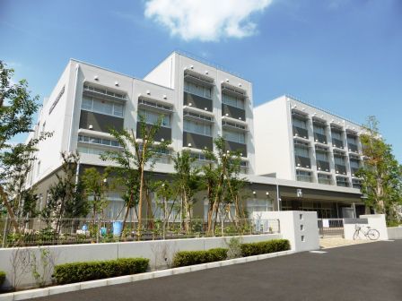 中学校　世田谷中学校（中学校）まで861m