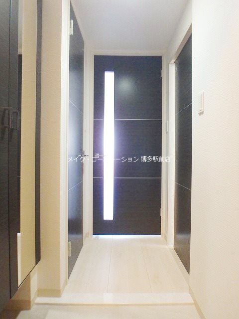 玄関　※同物件、別間取りの写真となります。