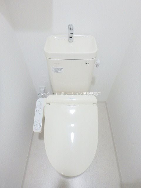 トイレ　※同物件、別間取りの写真となります。