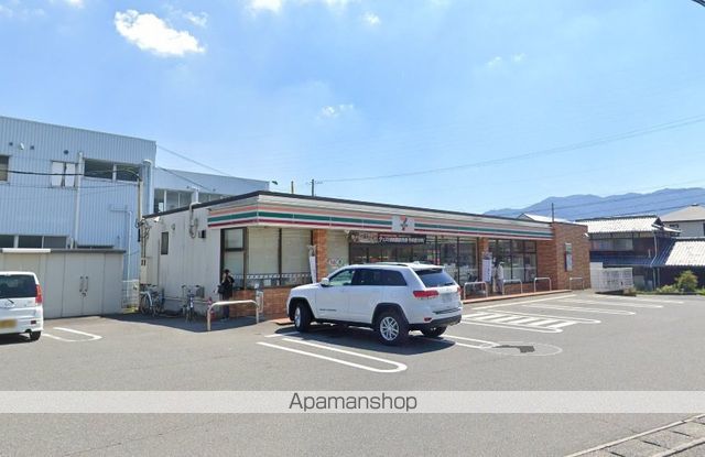 コンビニ　セブンイレブン（コンビニ）まで482m