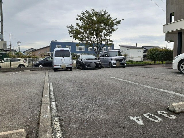 駐車場　駐車場完備です