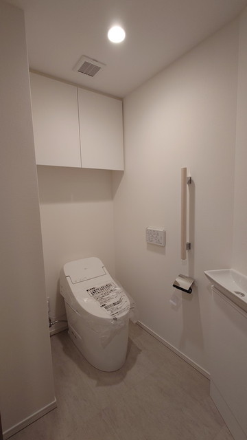 トイレ　※写真は同タイプ住戸です。