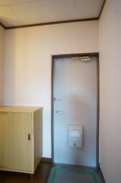 ゆあーずホーム剣崎 C棟の玄関写真